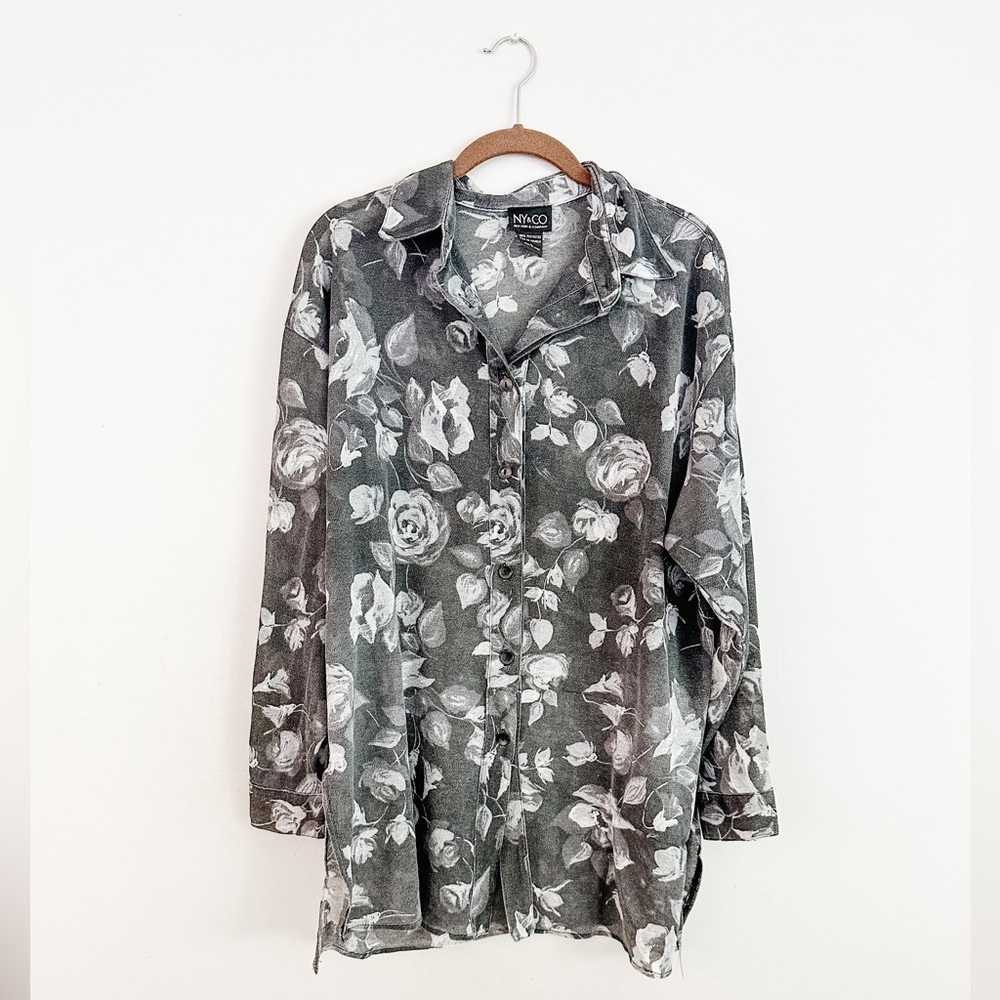 NY & Co. Sheer Floral Monochrome Button Down - Size: Large